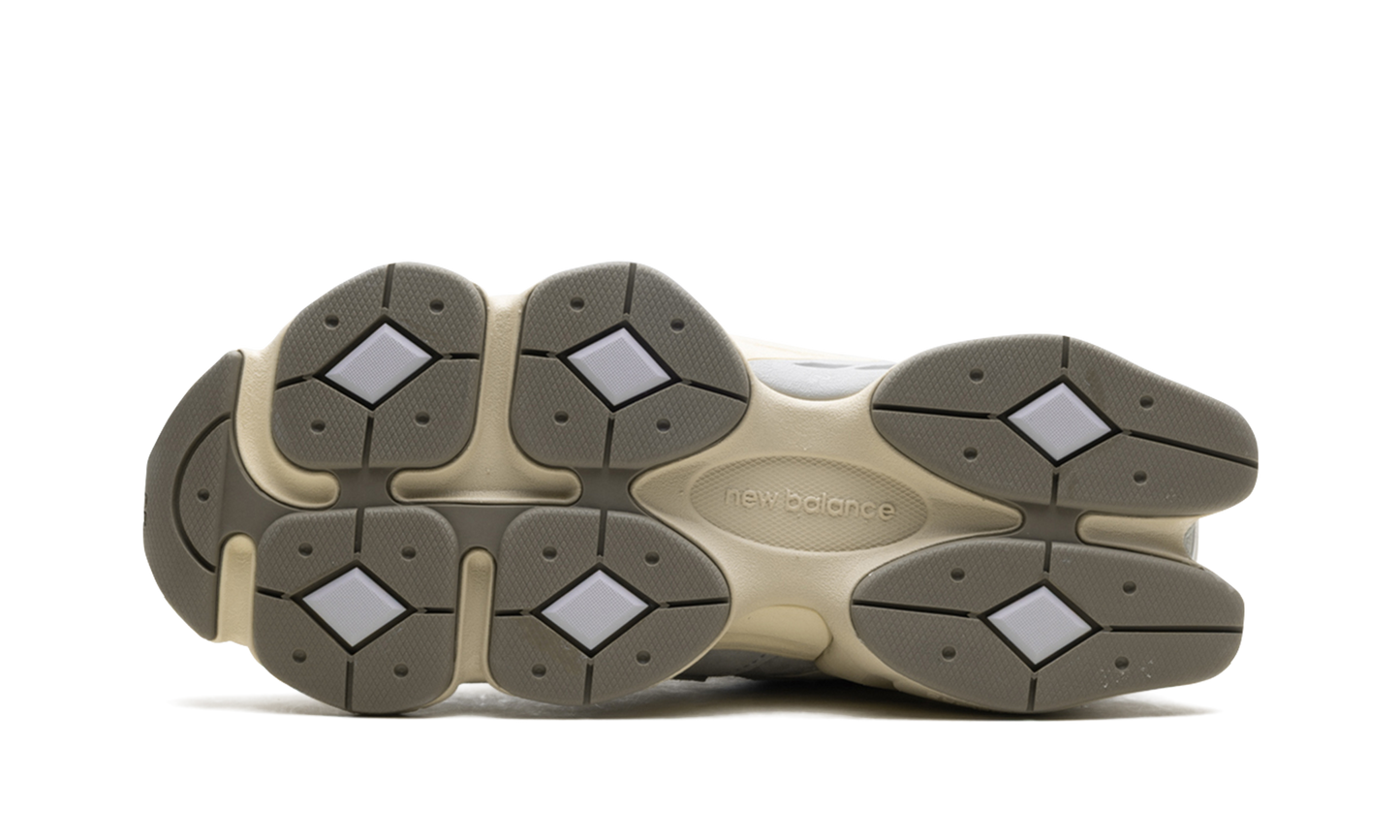 New Balance 9060 Pearl Grey Linen