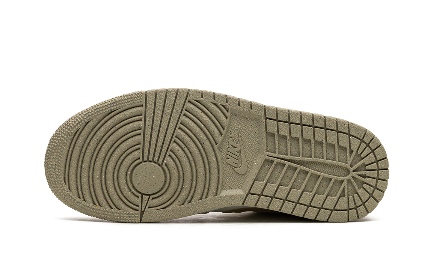 Jordan 1 Low SE Team Gold (Women's)