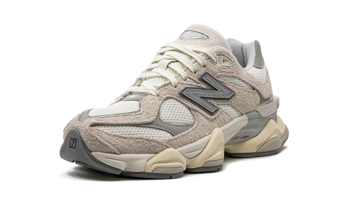 New Balance 9060 Moonbeam Sea Salt