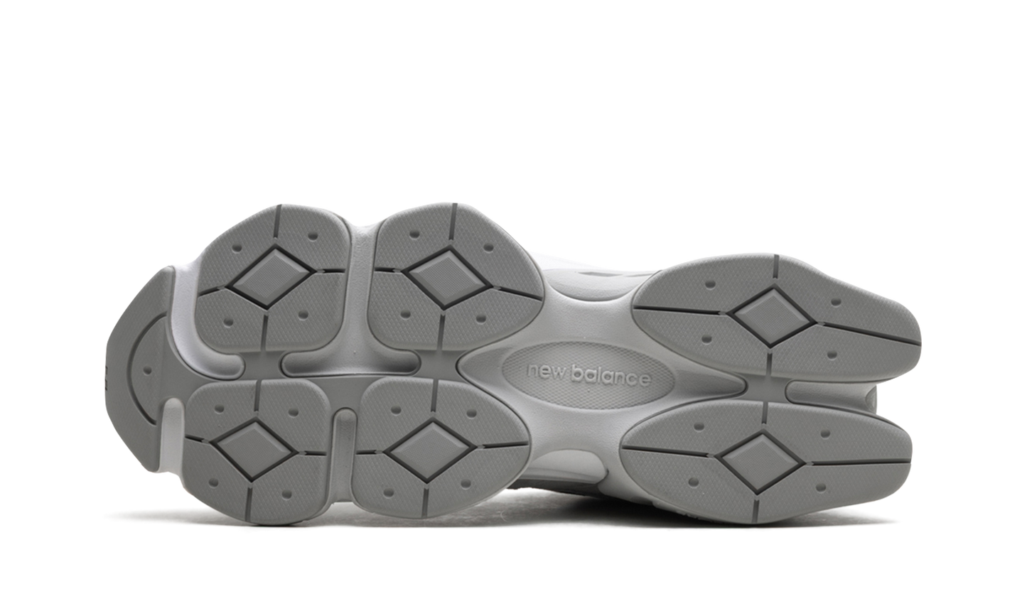 New Balance 9060 Silver Metallic Grey